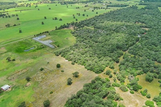 1910 E County Road 415, Lexington, TX 78947