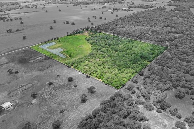 1910 E County Road 415, Lexington, TX 78947