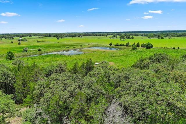 1910 E County Road 415, Lexington, TX 78947