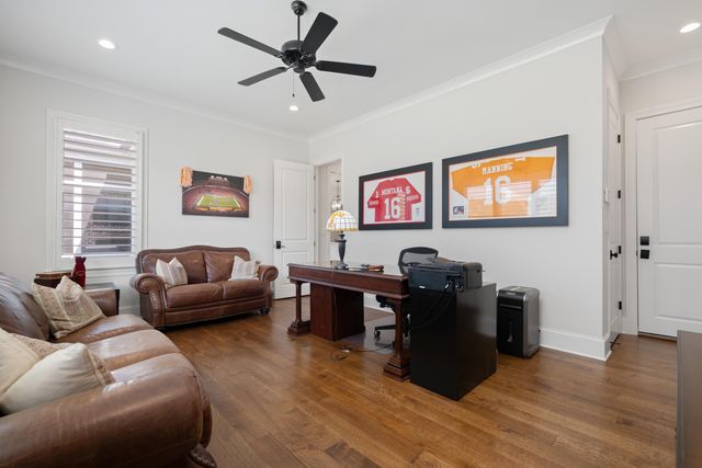 9016 WINSTON WOODS CIR S, Germantown, TN 38139