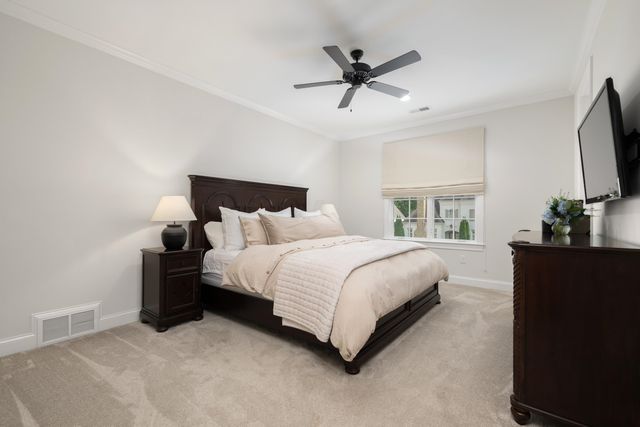 9016 WINSTON WOODS CIR S, Germantown, TN 38139