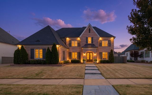 9016 WINSTON WOODS CIR S, Germantown, TN 38139