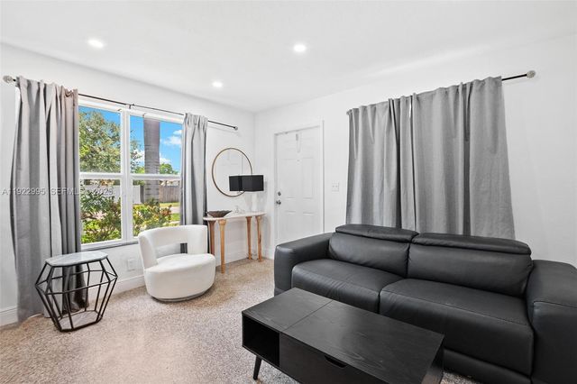 3711 SW 58th Ave 0, Davie, FL 33314