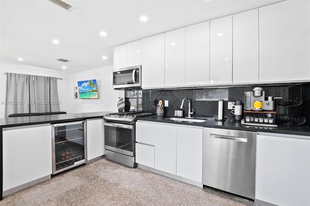 3711 SW 58th Ave 0, Davie, FL 33314