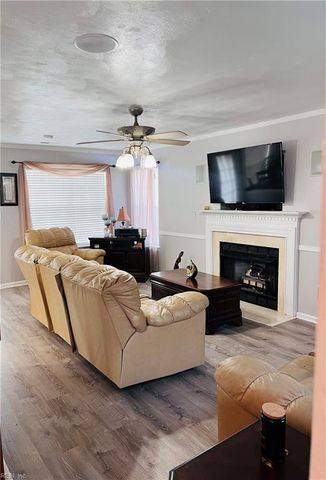 100 Hillside AVE, Suffolk, VA 23434