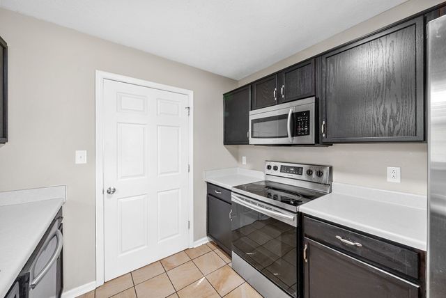 344 Pioneer Dr, Oak Grove, KY 42262