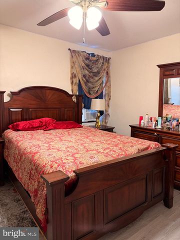 86 N YORK RD, Willow Grove, PA 19090