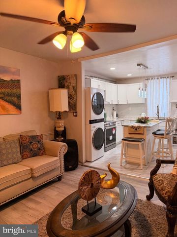 86 N YORK RD, Willow Grove, PA 19090