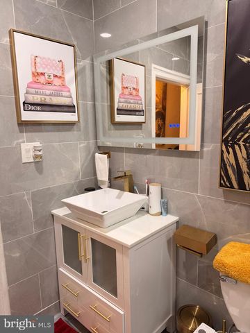 86 N YORK RD, Willow Grove, PA 19090