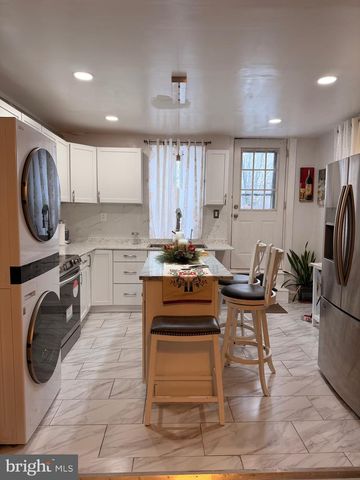 86 N YORK RD, Willow Grove, PA 19090