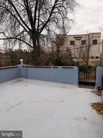 86 N YORK RD, Willow Grove, PA 19090