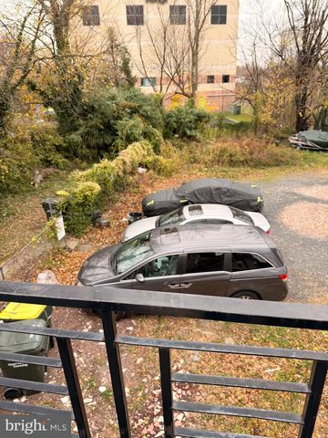 86 N YORK RD, Willow Grove, PA 19090