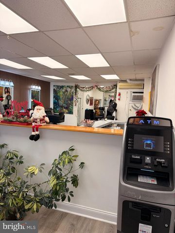 86 N YORK RD, Willow Grove, PA 19090