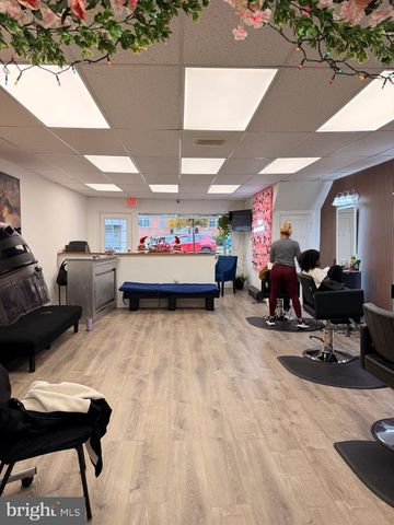 86 N YORK RD, Willow Grove, PA 19090