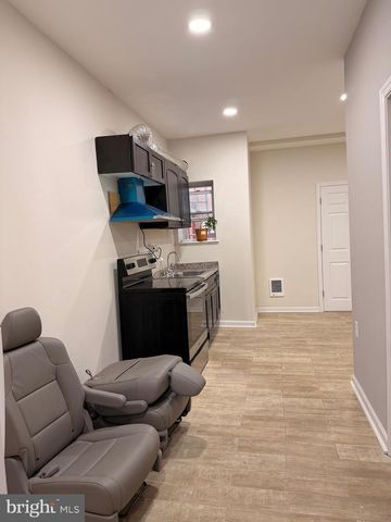 86 N YORK RD, Willow Grove, PA 19090