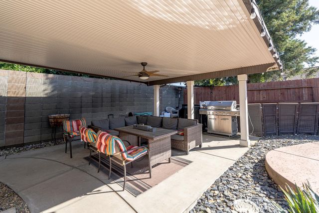 994 Colmore Ct, Galt, CA 95632