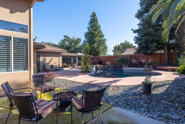 994 Colmore Ct, Galt, CA 95632