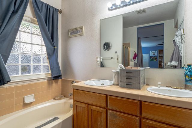 994 Colmore Ct, Galt, CA 95632