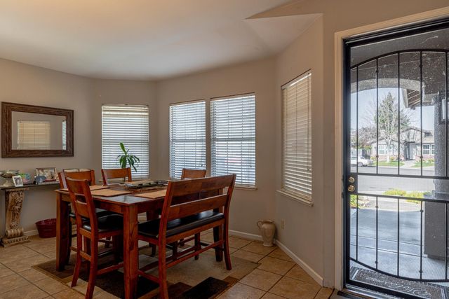 994 Colmore Ct, Galt, CA 95632