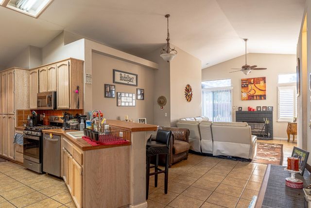 994 Colmore Ct, Galt, CA 95632