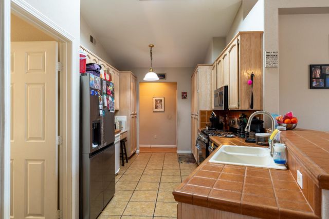 994 Colmore Ct, Galt, CA 95632