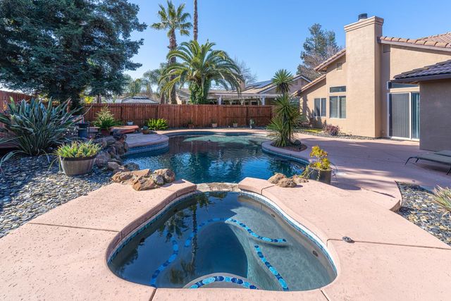 994 Colmore Ct, Galt, CA 95632