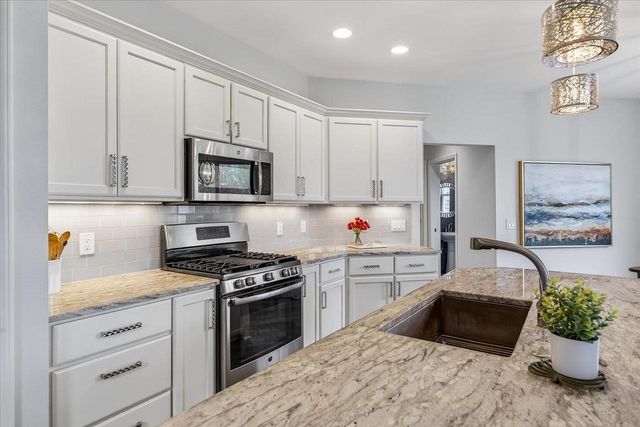 10129 Meandering Way, Verona, WI 53593