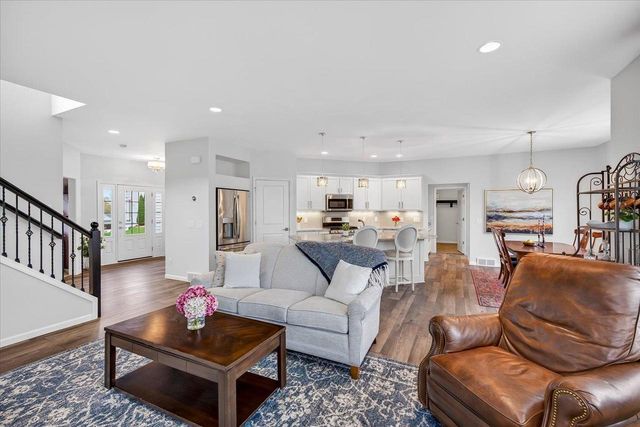 10129 Meandering Way, Verona, WI 53593