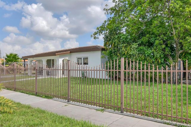 241 W 48th St, Hialeah, FL 33012