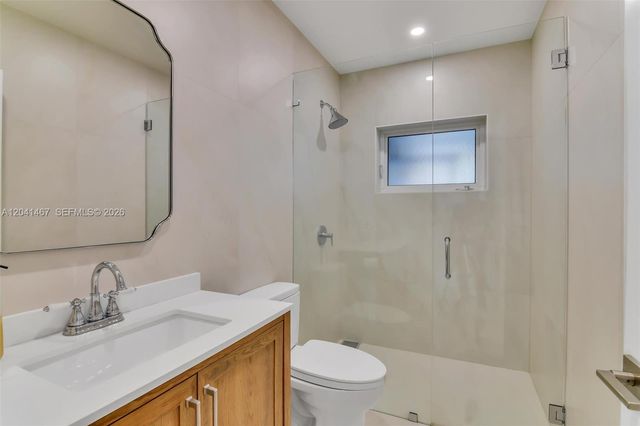 241 W 48th St, Hialeah, FL 33012