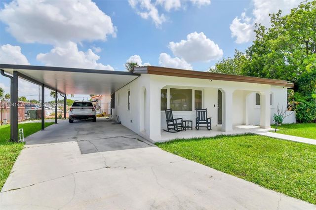 241 W 48th St, Hialeah, FL 33012
