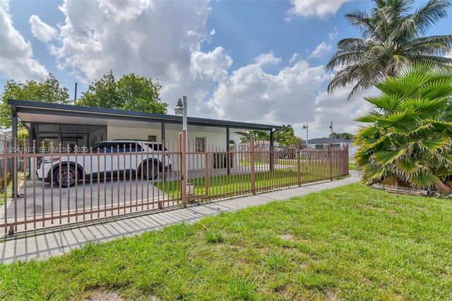 241 W 48th St, Hialeah, FL 33012