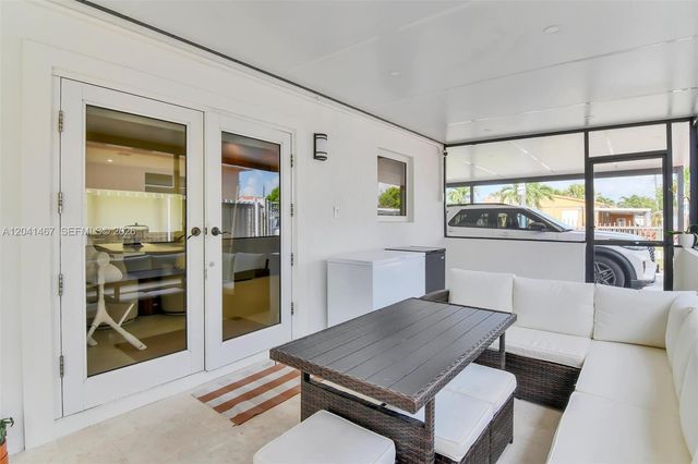 241 W 48th St, Hialeah, FL 33012