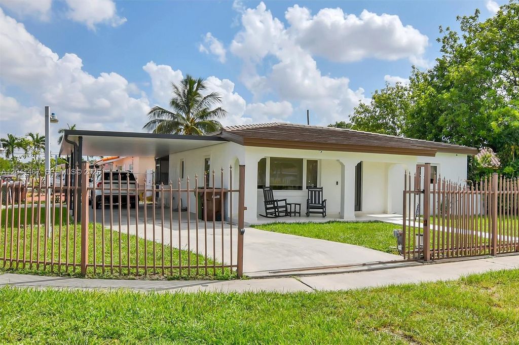 241 W 48th St, Hialeah, FL 33012