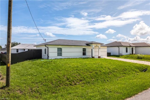 731 Camilla ST E, Lehigh Acres, FL 33974