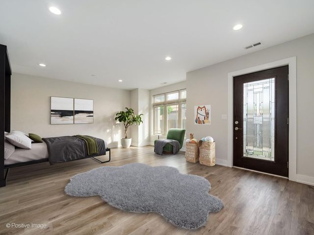 43 FOREST Avenue, River Forest, IL 60305