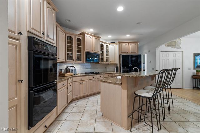 5412 Downingsgate Circle NW, Canton, OH 44718