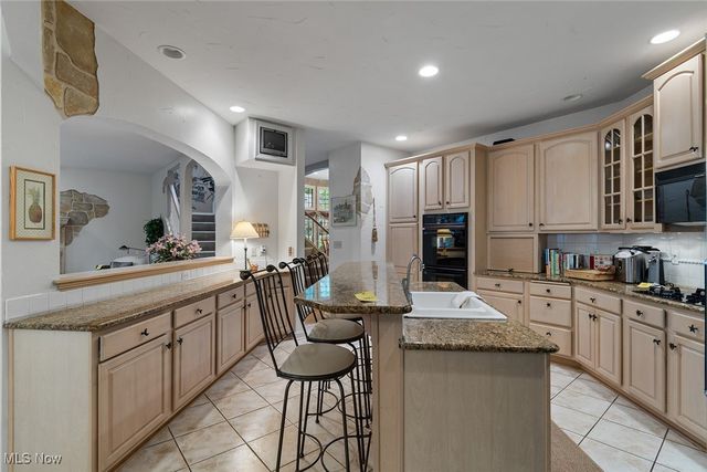 5412 Downingsgate Circle NW, Canton, OH 44718