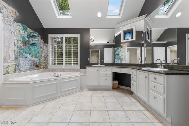 5412 Downingsgate Circle NW, Canton, OH 44718