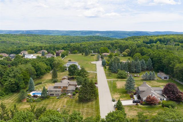 11 Potters Lane, Lagrangeville, NY 12540