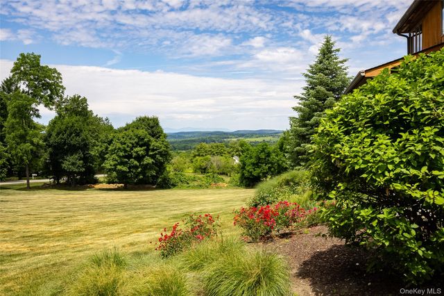 11 Potters Lane, Lagrangeville, NY 12540