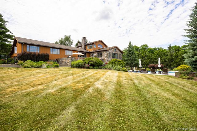 11 Potters Lane, Lagrangeville, NY 12540