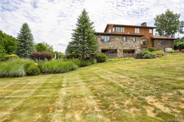 11 Potters Lane, Lagrangeville, NY 12540