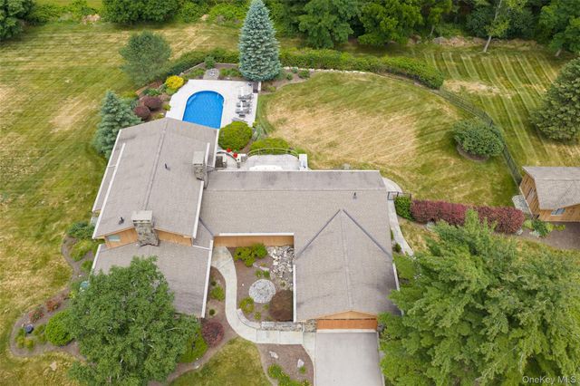 11 Potters Lane, Lagrangeville, NY 12540