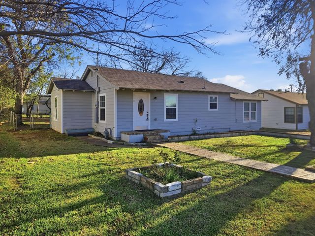 110 Ramsey Avenue, Cleburne, TX 76031