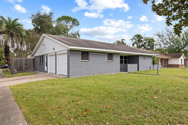 539 Edgebrook Drive, Houston, TX 77034