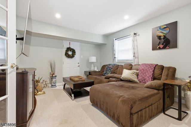 60 Fordham Dr, Aberdeen Twp., NJ 07747