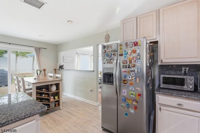 60 Fordham Dr, Aberdeen Twp., NJ 07747
