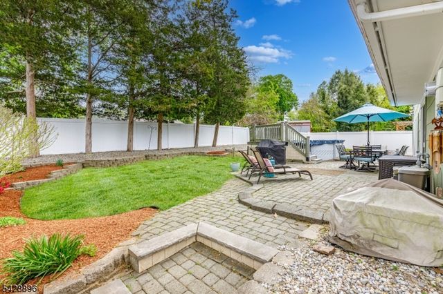 60 Fordham Dr, Aberdeen Twp., NJ 07747