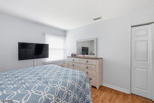 60 Fordham Dr, Aberdeen Twp., NJ 07747